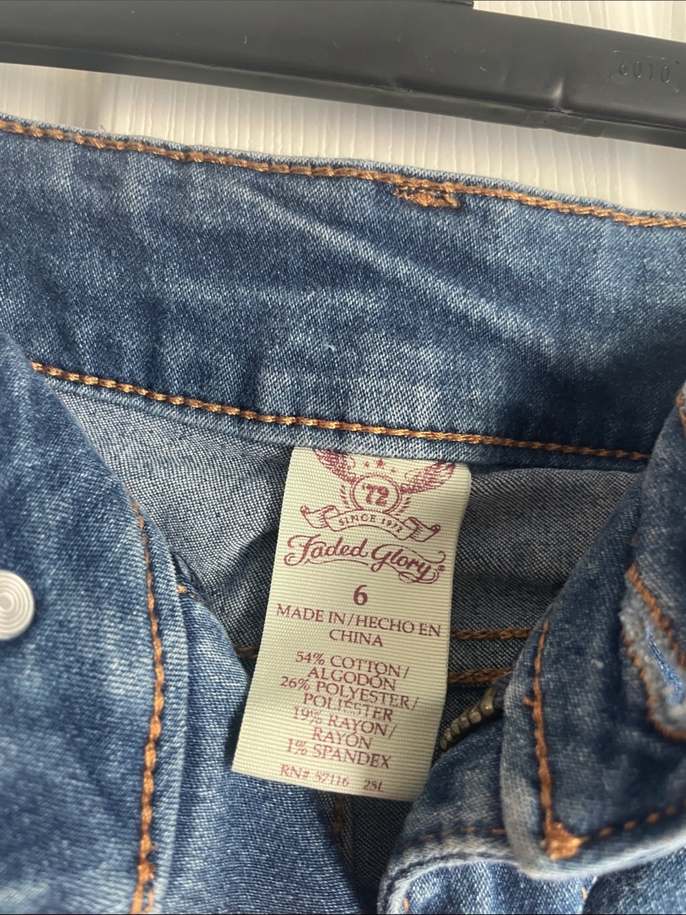 Blue Stretchy Denim Jean Shorts Women’s size 6 - Picture 2 of 5